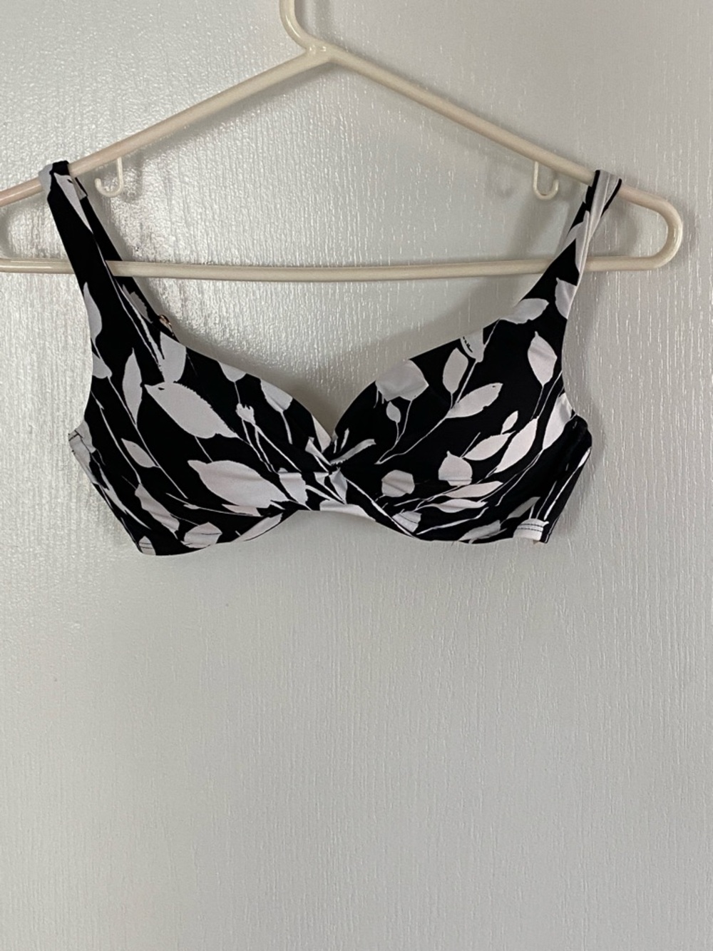 Anne Cole Black and White Leaf-Print Bikini Top